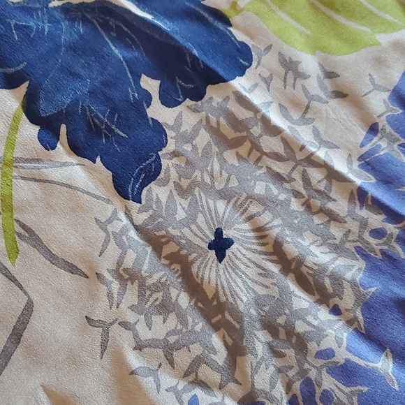 Scarfs Unknown Brand 2 in a bundle⚜️💜💕💜⚜️ - Picture 8 of 8